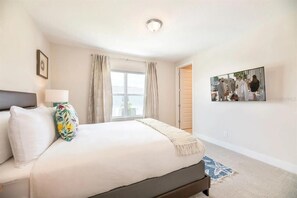 3 habitaciones, tabla de planchar con plancha, wifi y ropa de cama 