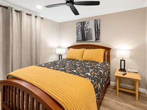 1 bedroom, free WiFi, bed sheets - ML288 New Deck Great Views EZ Parking WiFi Retreat (Snowshoe)