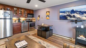 冰箱、微波炉、烤箱、炉灶