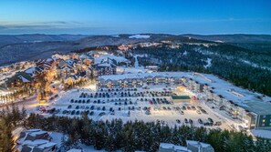 Exterior - ML288 New Deck Great Views EZ Parking WiFi Retreat (Snowshoe)