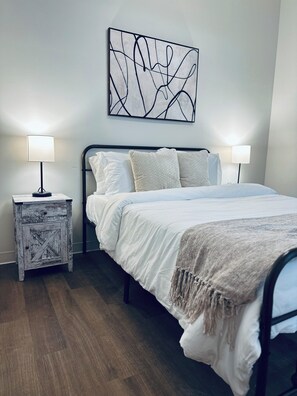 2 slaapkamers, een strijkplank/strijkijzer, wifi, beddengoed