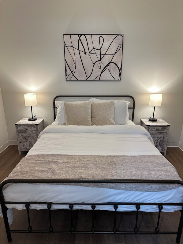 2 chambres, fer et planche à repasser, Wi-Fi, draps fournis