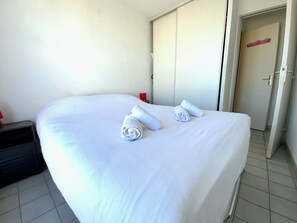 1 bedroom, iron/ironing board, bed sheets
