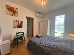 3 bedrooms, iron/ironing board, travel crib, WiFi