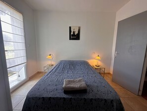 3 bedrooms, iron/ironing board, travel cot, WiFi