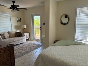 4 bedrooms, iron/ironing board, WiFi, bed sheets - Hibiscus House - Heated Pool (Big Pine Key)
