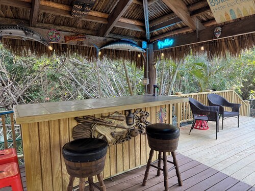 Hibiscus House - Heated Pool