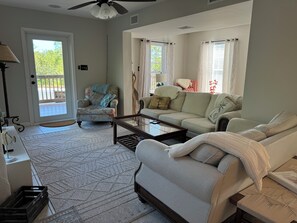 Smart TV - Hibiscus House - Heated Pool (Big Pine Key)