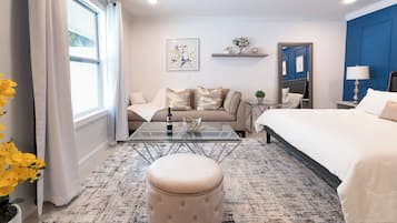 1 slaapkamer, een strijkplank/strijkijzer, wifi, beddengoed