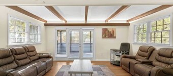 5 bedrooms | Great Neighborhood | 6 Flags