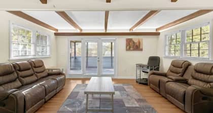 5 bedrooms | Great Neighborhood | 6 Flags