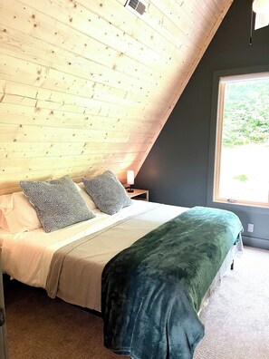 3 Schlafzimmer, Schreibtisch, Bügeleisen/Bügelbrett, WLAN