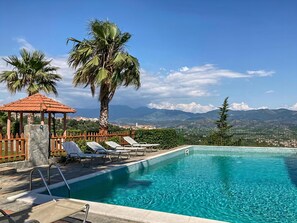 Seasonal outdoor pool - Villa Fiorita (Casal Velino)