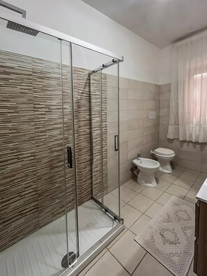 Villa, vistas a la piscina | Baño