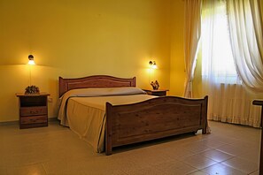 Villa, Poolblick | 2 Schlafzimmer, kostenloses WLAN, Bettwäsche