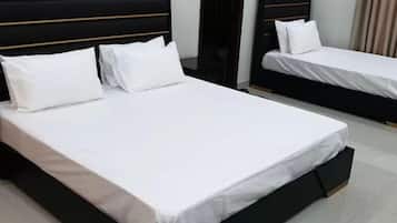 Habitación doble Deluxe, vista a la montaña | Insonorización, tabla de planchar con plancha y wifi gratis