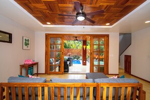 Interior - 3 min walk to surf, 3bedrooms, Villa, Pool, Steps to the Beach! (Uvita)