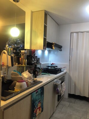Fridge, microwave, oven, coffee/tea maker