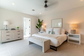 3 bedrooms, desk, iron/ironing board, travel cot