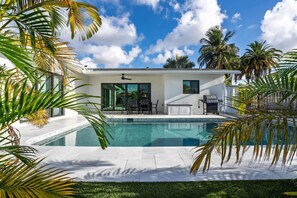 Pool - *NEW* Waterfront Modern Villa (Oakland Park)