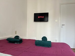 2 bedrooms, WiFi, bed sheets