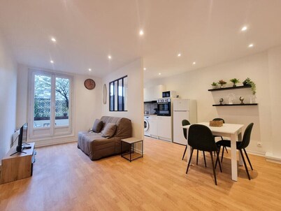 New apartment with terrace 2 steps from the center