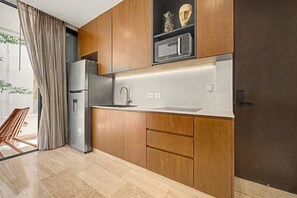 Coffee/tea maker, fridge, microwave, toaster - Lux 1BR w/ Rooftop Pool, Close to Beach (Tulum)