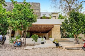 Exterior - Lux 1BR w/ Rooftop Pool, Close to Beach (Tulum)