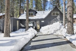 Exterior - Teddy Bear Chalet: Hot Tub, Game Room, Firepit (Big Bear Lake)