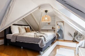 3 makuuhuonetta, työpöytä, silitysrauta/-lauta, ilmainen Wi-Fi