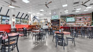 Dining - Bluewater Resort 1012 (Myrtle Beach)