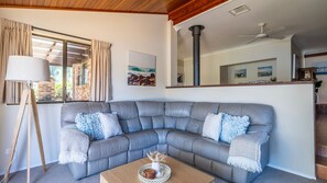 Smart TV - Serenity Now @ Sussex (Sussex Inlet)