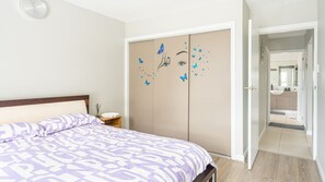 3 bedrooms, iron/ironing board, WiFi