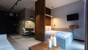 Iron/ironing board, free WiFi, bed sheets