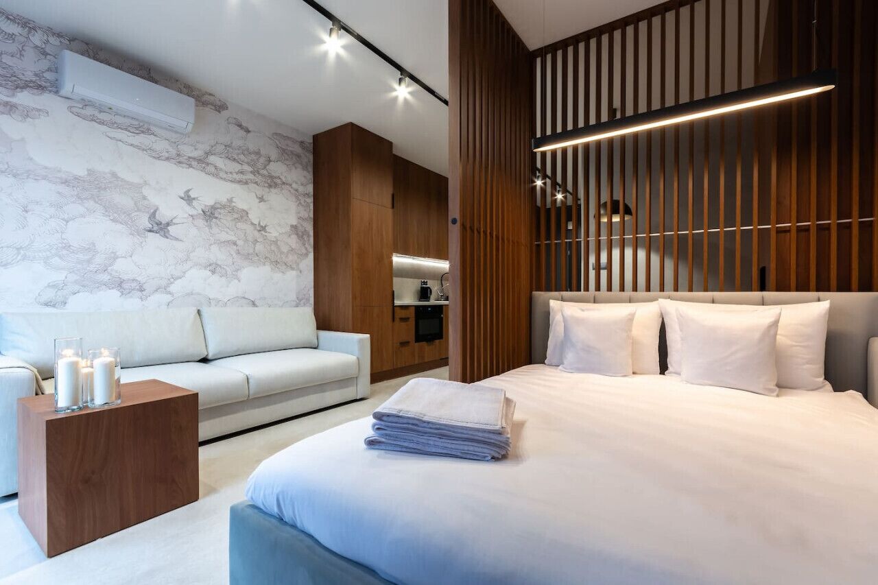 Iron/ironing board, free WiFi, bed sheets