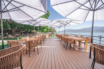 Luxury Bungalow Lake view Cajititlan