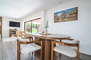 Casa de lujo, vistas al patio | Comedor