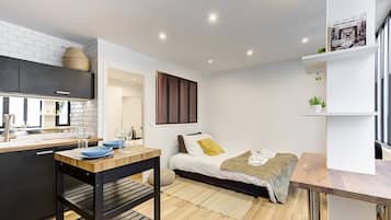 1 bedroom, internet, bed sheets