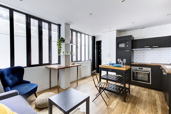 Réfrigérateur, micro-ondes, four, lave-vaisselle