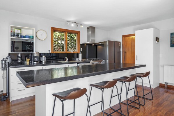 Fridge, microwave, dishwasher, coffee/tea maker