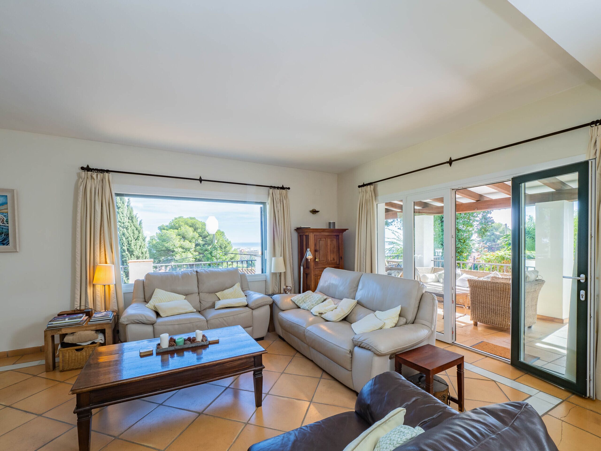 Télévision, cheminée