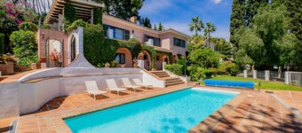 Cubo's Villa Las Capuchinas / private heated pool / air conditioning / sea views / free wifi