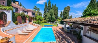 Cubo's Villa Las Capuchinas / private heated pool / air conditioning / sea views / free wifi