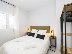 2 chambres, fer et planche Ă repasser, Wi-Fi gratuit, draps fournis