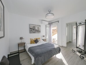 1 bedroom, iron/ironing board, free WiFi, bed sheets