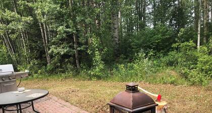 Spacious 3-bedroom apartment with AC, WiFi in lovely Rainbow Lake