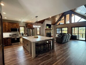 Refrigerador, microondas, horno, placa de cocina