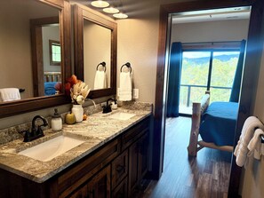 3 habitaciones, wifi gratis y ropa de cama 