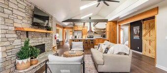 Charming 2-bedroom cottage - walkable downtown Mariposa/31 miles to Yosemite 