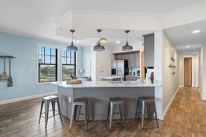 Condo, Multiple Beds (Florencia 107- FlorCabana) | Private kitchen | Paper towels